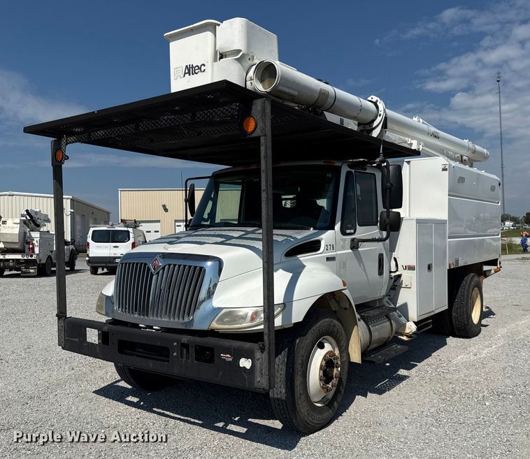 2013 International 4300 forestry bucket truck - DY8294