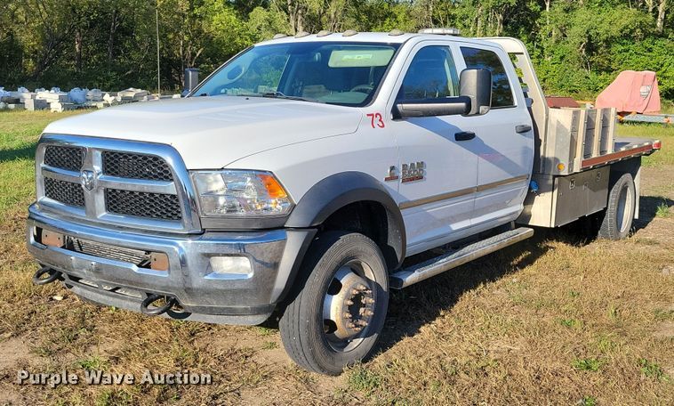 2017 RAM 5500 Crew Cab flatbed truck - EA2646