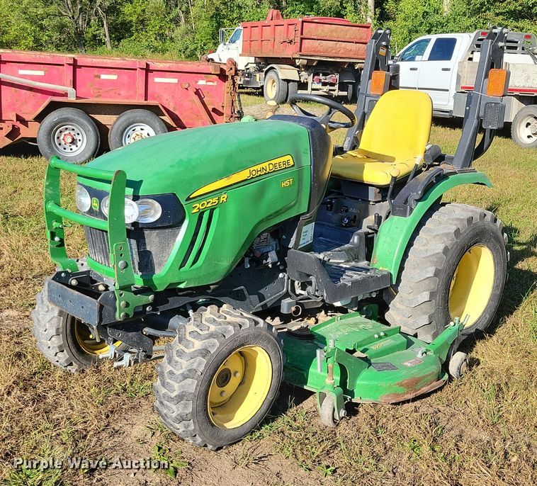 2014 John Deere 2025R MFWD tractor - EA2647