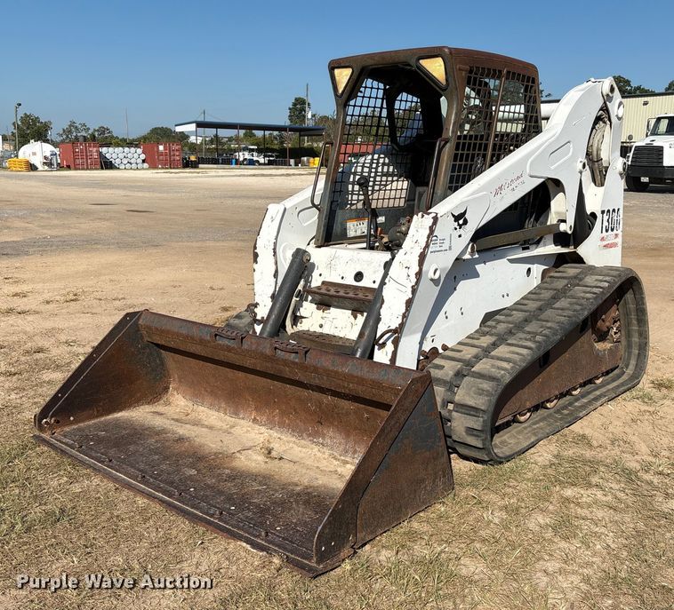 2005 Bobcat T300 tracked skid steer loader - EA6992