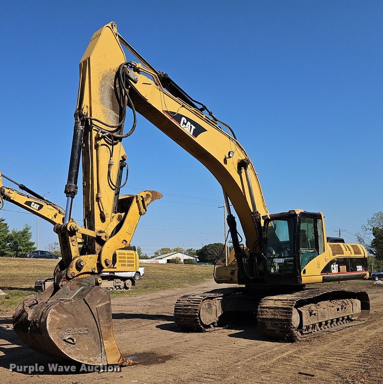 2004 Caterpillar 330C excavator - EB8364