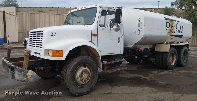 1994 International F-4900 water truck - EC1228