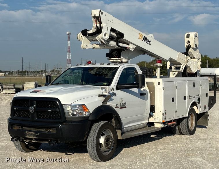 2015 RAM 5500 bucket truck - ED2265
