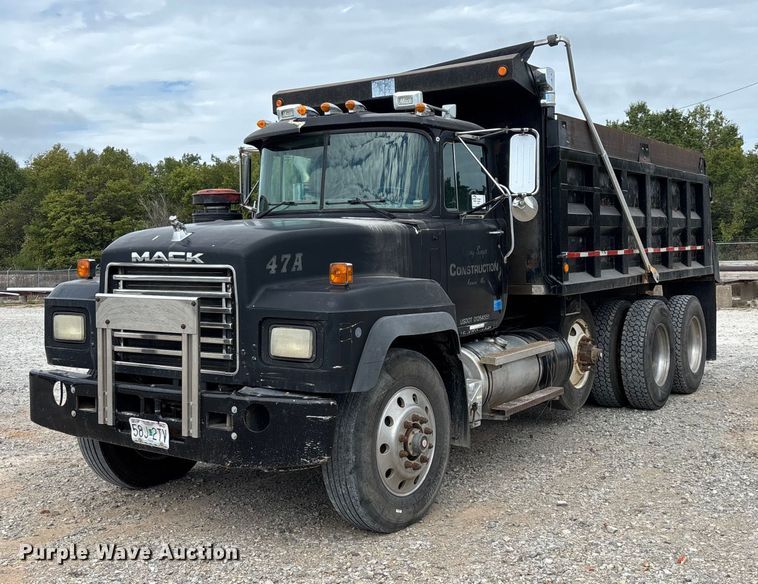 2001 Mack RD dump truck - ED2276
