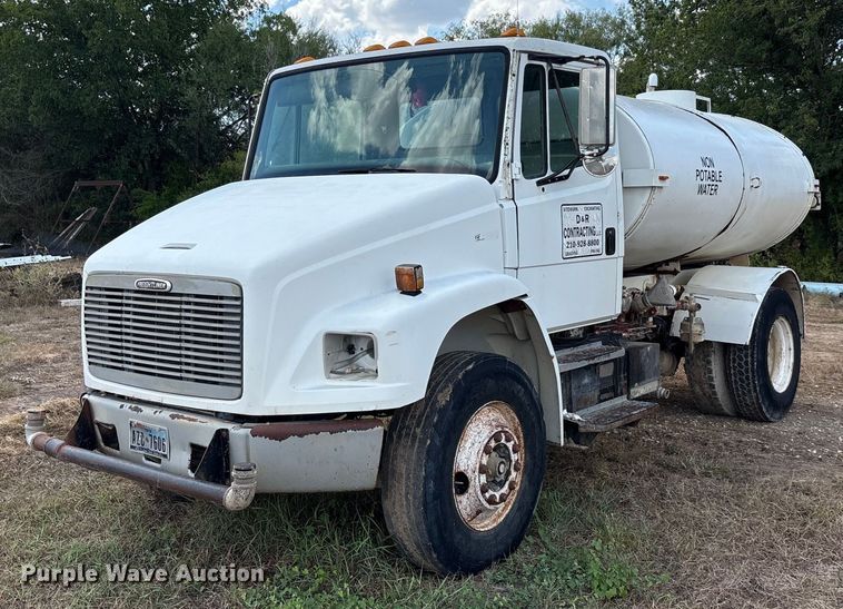 1998 Freightliner FL70 water truck - ED5867