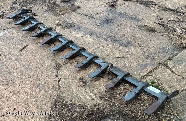 Skid steer bucket cutting edge  - EE4024