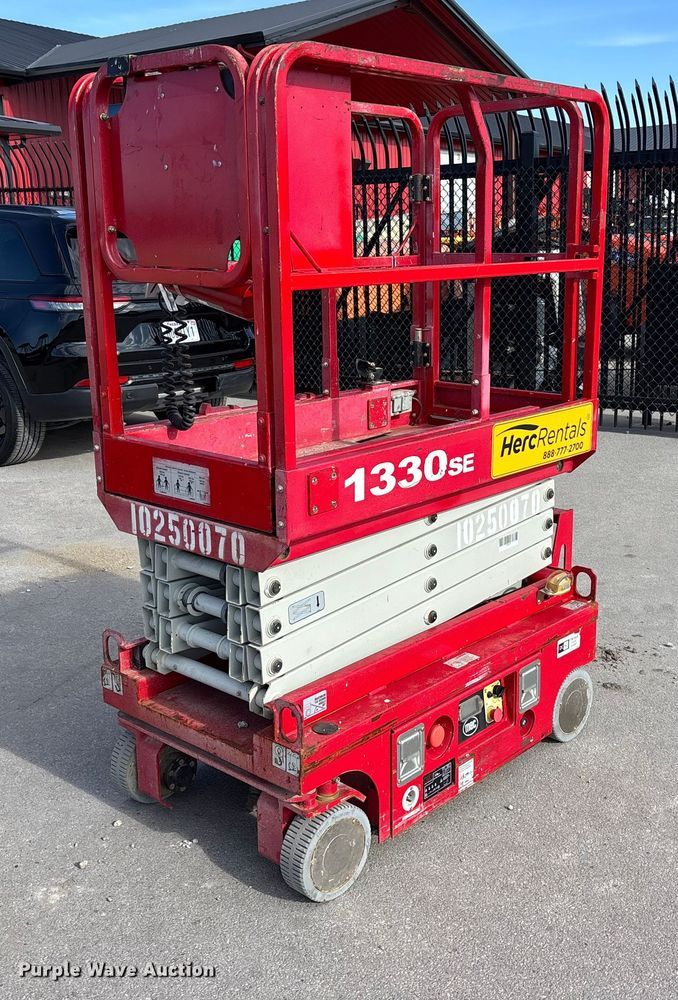 2018 MEC Ariel work platform 1330SE scissor lift - EE4086