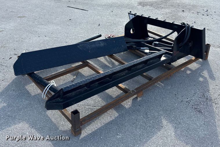 2025 GIYI GYHCF57 skid steer horizontal clamp - EE4089