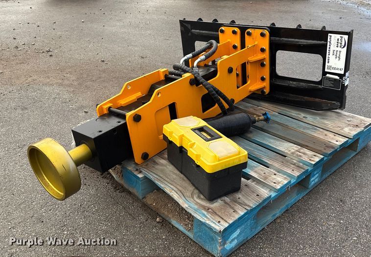 2024 Skid steer 680 skid steer post driver - EE4147