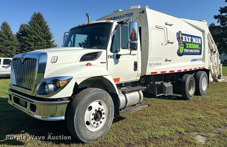 2010 International 7400 refuse truck - EL0005