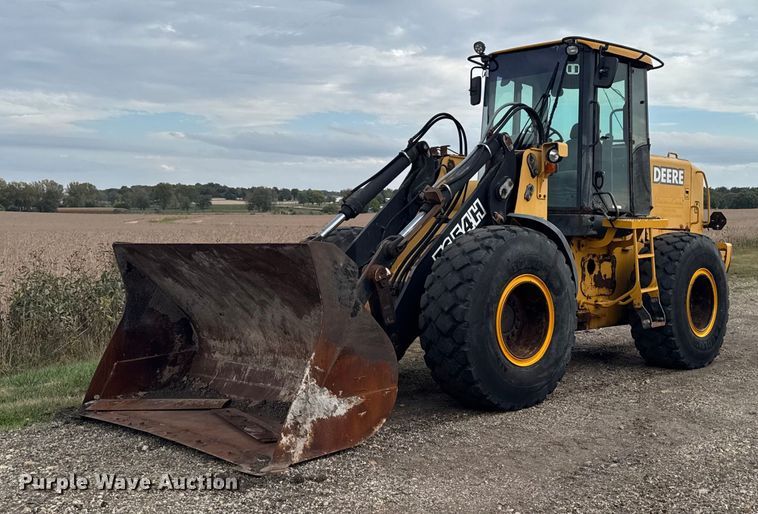 John Deere TC54H wheel loader - EM2383