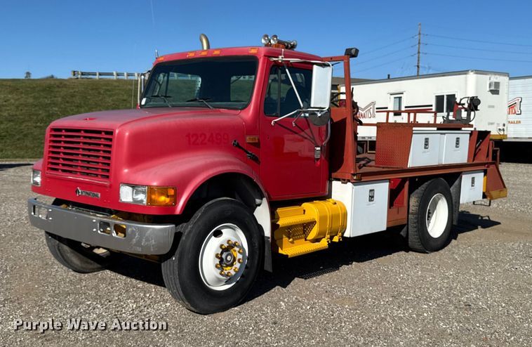 1993 International 4900 utility / service truck - EM2396