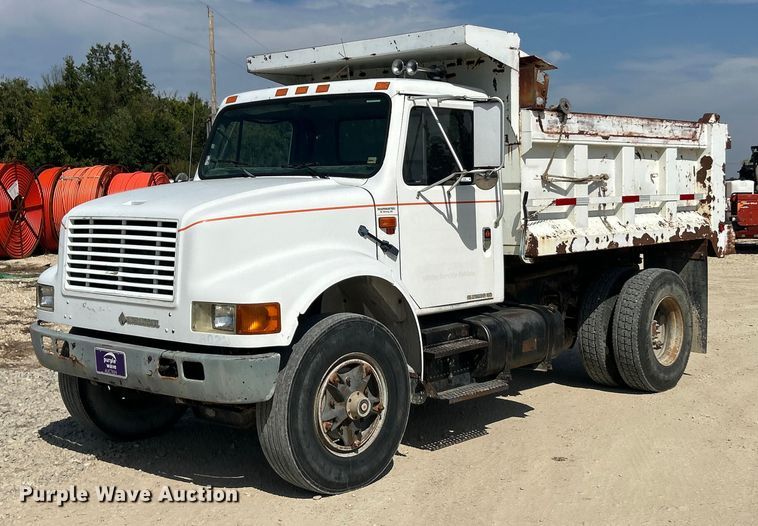 1990 International 4900 dump truck - ET3264