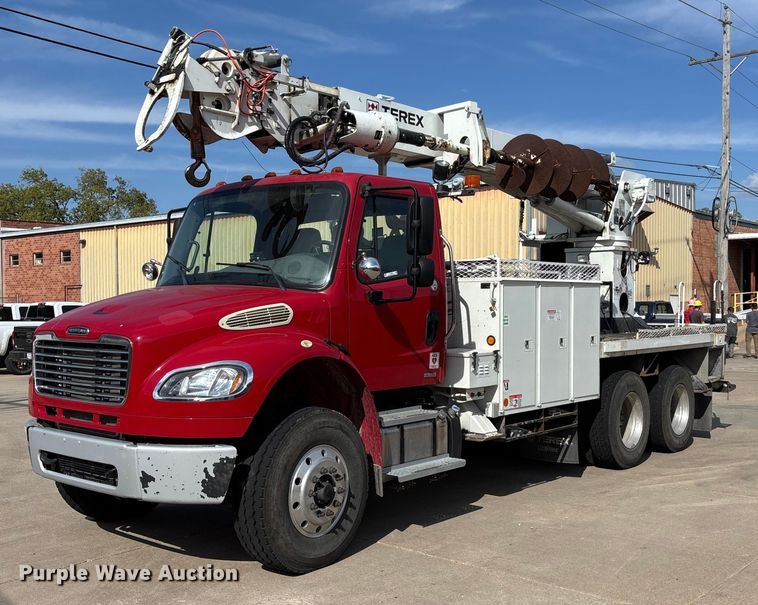 2011 Freightliner Business Class M2 digger derrick truck - ET4682