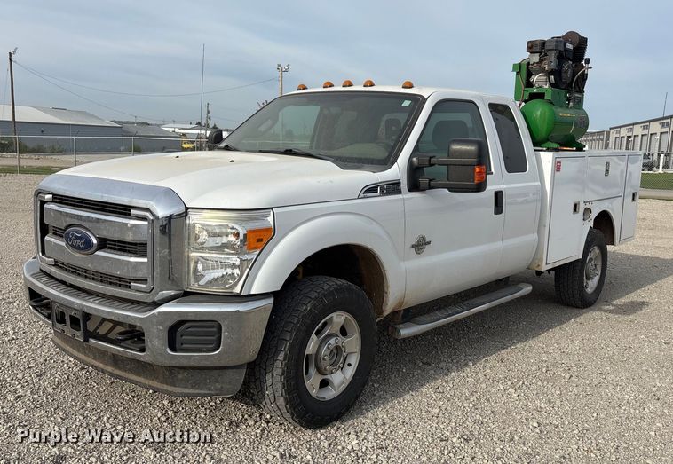 2014 Ford F250 Super Duty utility bed pickup truck - ET4691