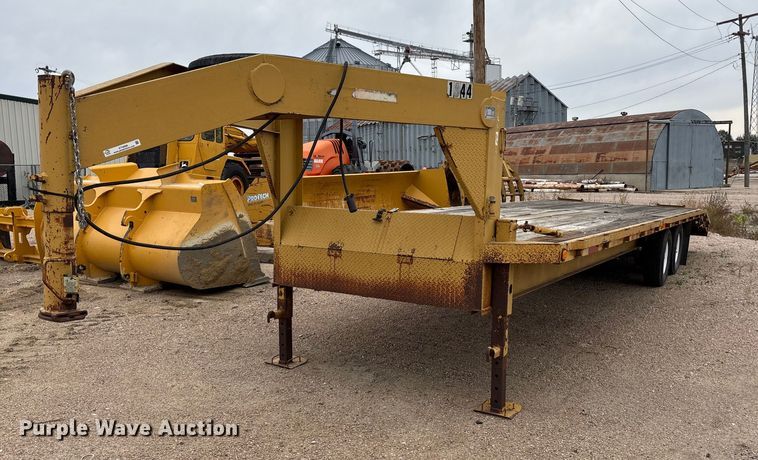 2002 Wemhoff equipment trailer - ET4698