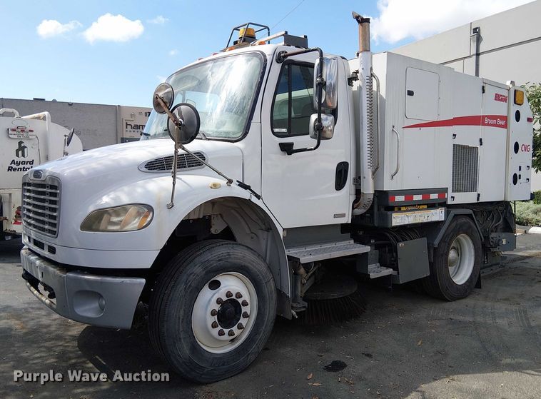 2010 Freightliner M2 106 street sweeper truck - EU2516