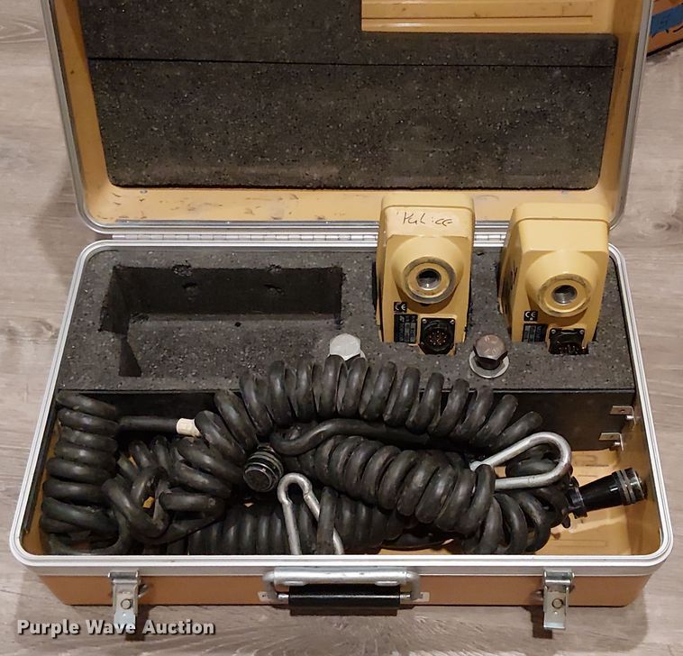 Topcon Sonic Tracker II surveying equipment - EU2547