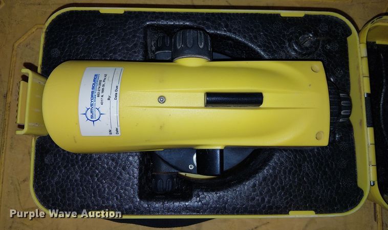 2017 Leica NA520 surveying equipment - EU2574