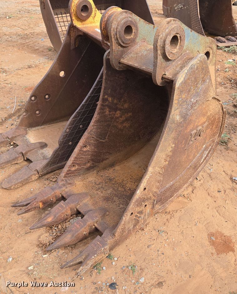 John Deere 130G excavator bucket - EU3855