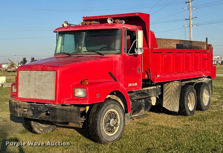 1990 White GMC dump truck - EU6032