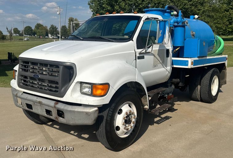 2000 Ford F650 Super Duty XL vacuum truck - EV2000