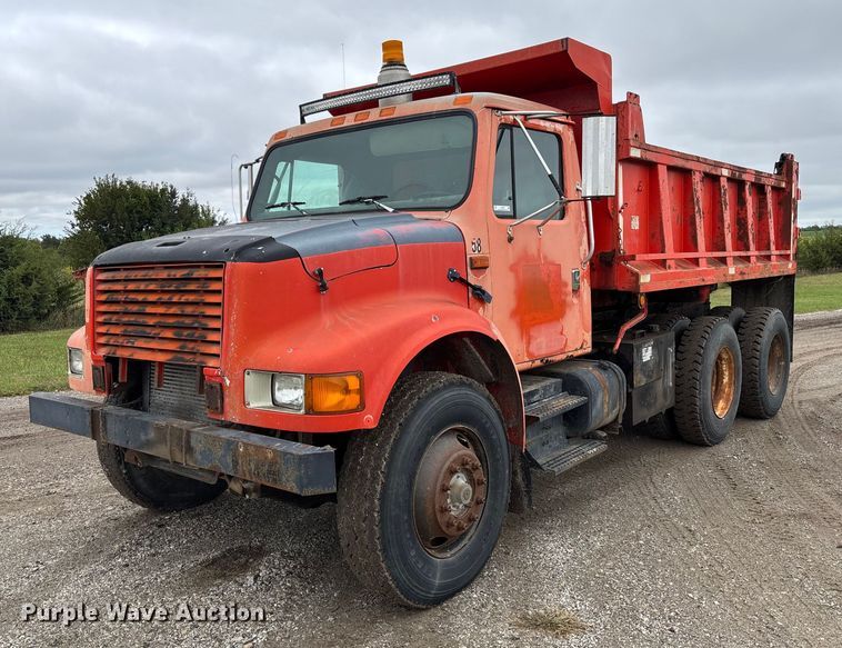1991 International 4900 dump truck - EV3078