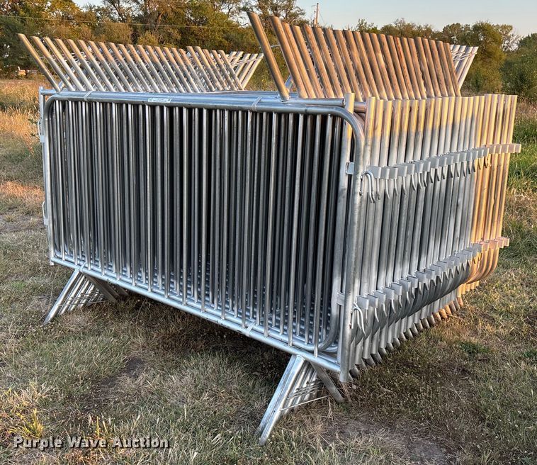 (45) security fence panels   - EV3135