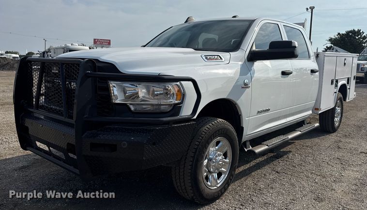 2022 Dodge Ram  3500HD Crew Cab utility bed pickup truck - NU9654