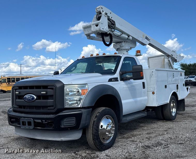 2011 Ford F450 Super Duty bucket truck - NU9696