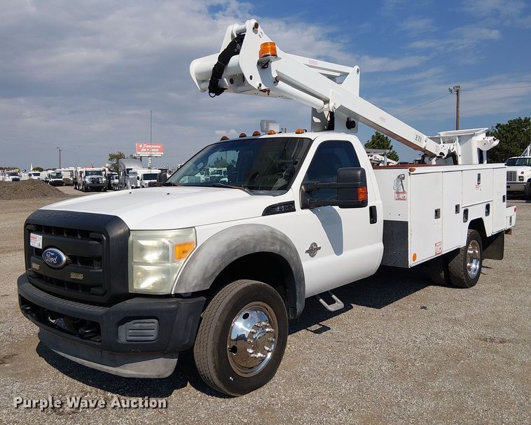 2011 Ford F550 Super Duty bucket truck - NU9718