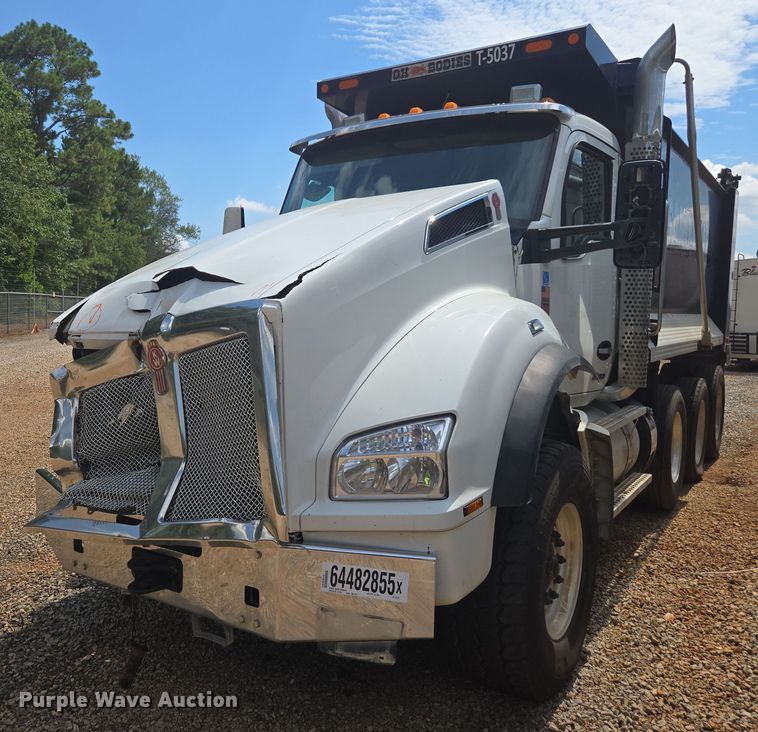 2023 Kenworth T880 dump truck - YA0870