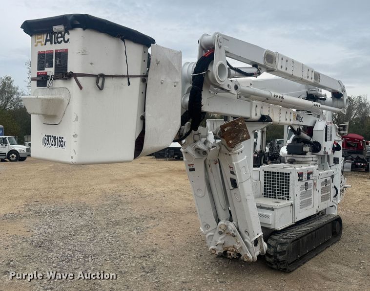 2019 Altec TDA58 tracked boom lift - YA1389