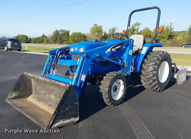 New Holland TC30 MFWD tractor - DJ7860