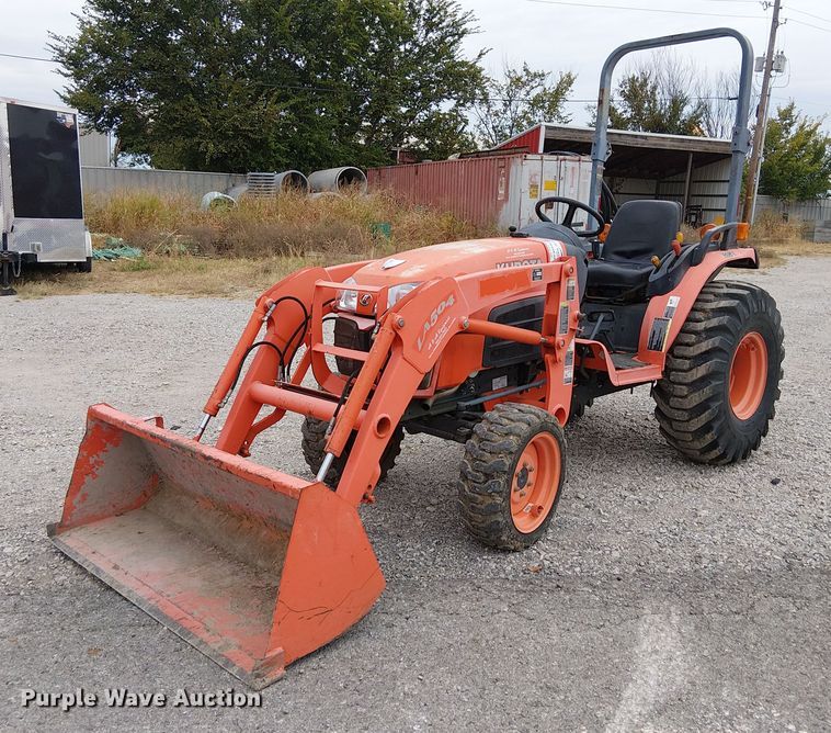 Kubota B3200HSD MFWD tractor - DJ7869