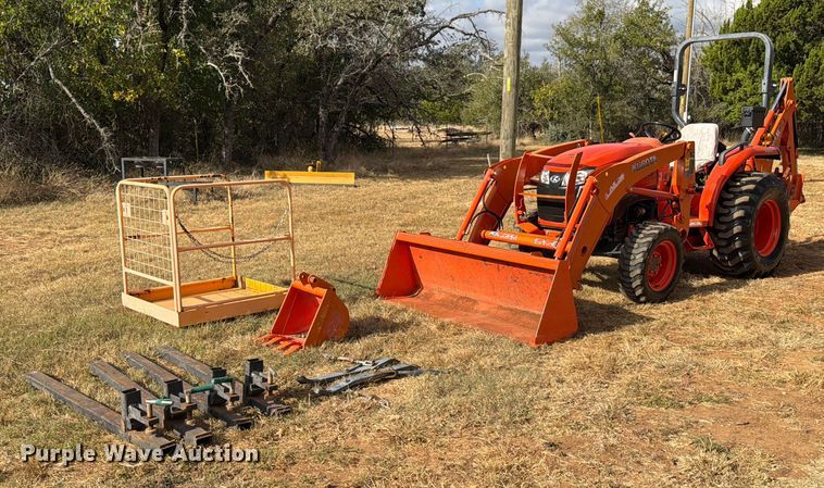 Kubota L2501D MFWD tractor - DX5850