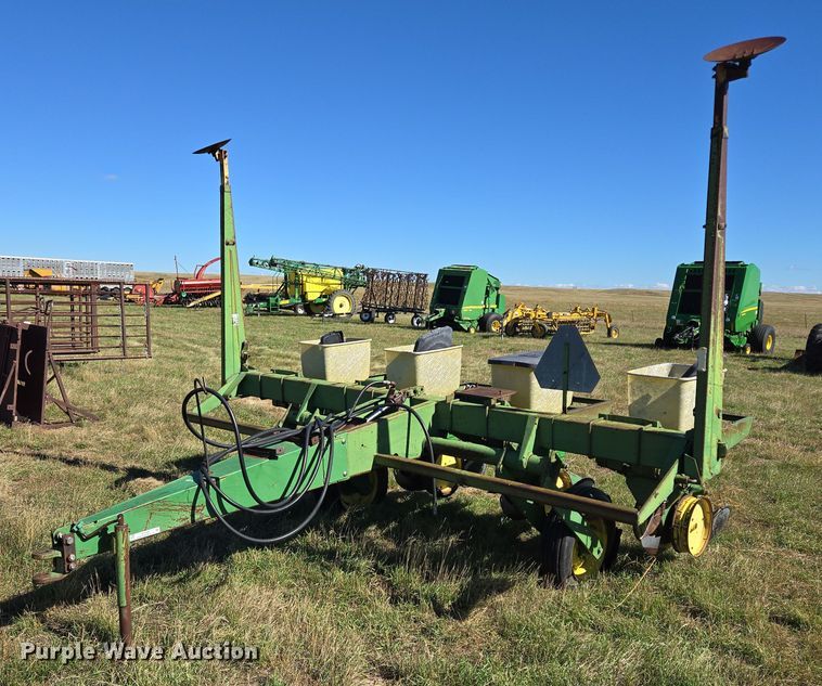 John Deere 7000 planter - DY1326