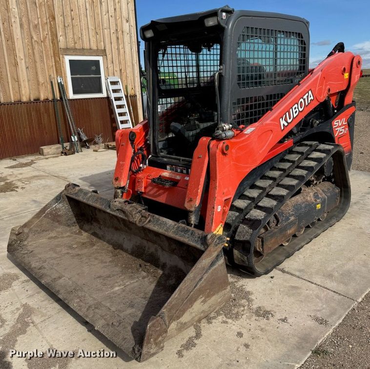 Kubota SVL 75-2 tracked skid steer loader - DY1342