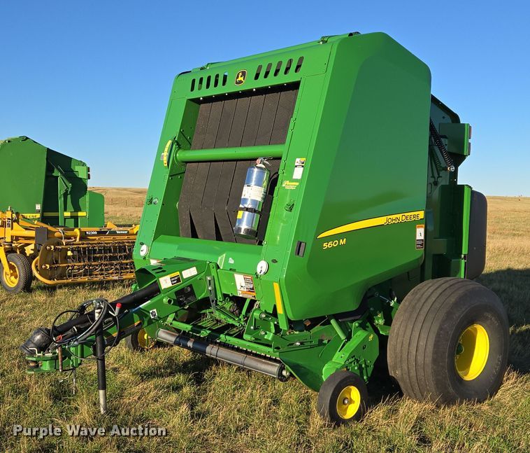 2021 John Deere 560M round baler - DY1361