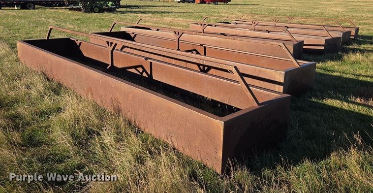 (6) feed bunks - DY1372