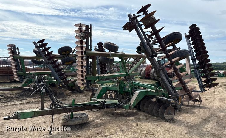 John Deere 630 tandem disk - DY8253
