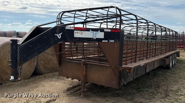 2011 Neckover livestock trailer - DY8256