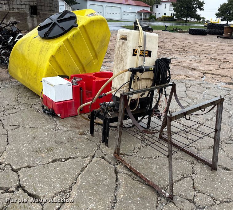 (2) liquid insecticide applicators - EE4038