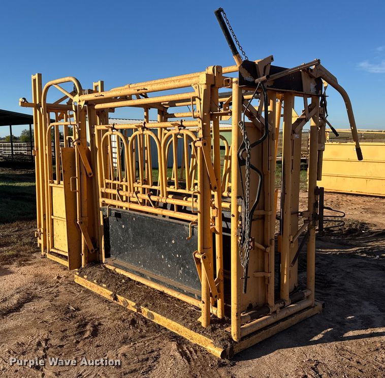 For-Most 375 livestock chute - EM8451