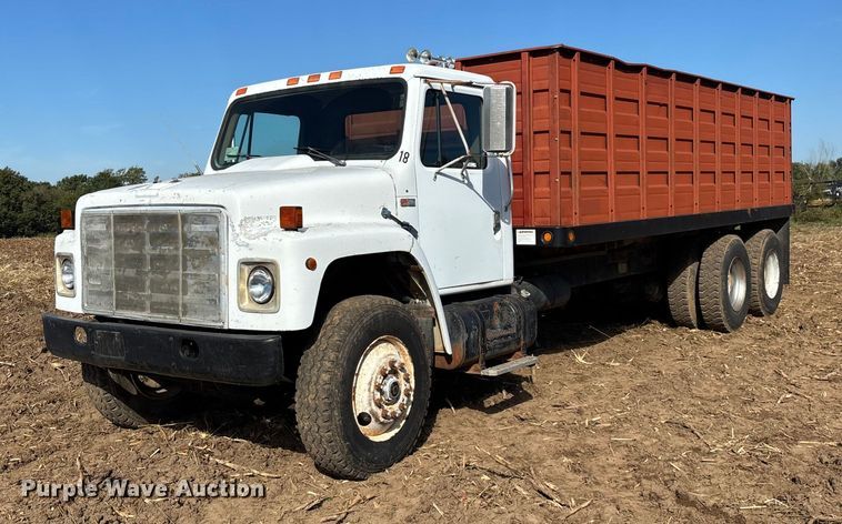 1986 International F1954 grain truck - EN5664