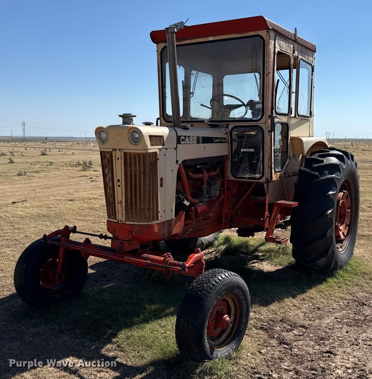 1965 Case 941 tractor - EP0689