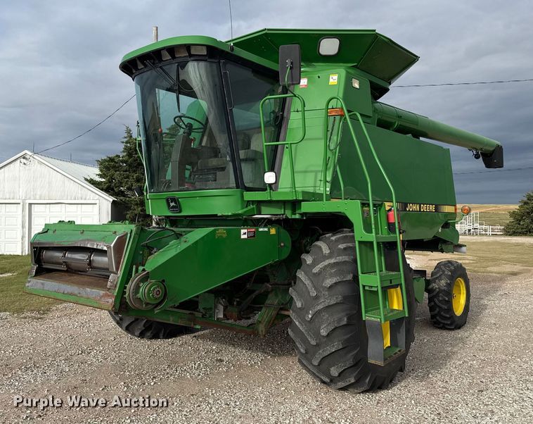 1994 John Deere 9600 combine - EP0704