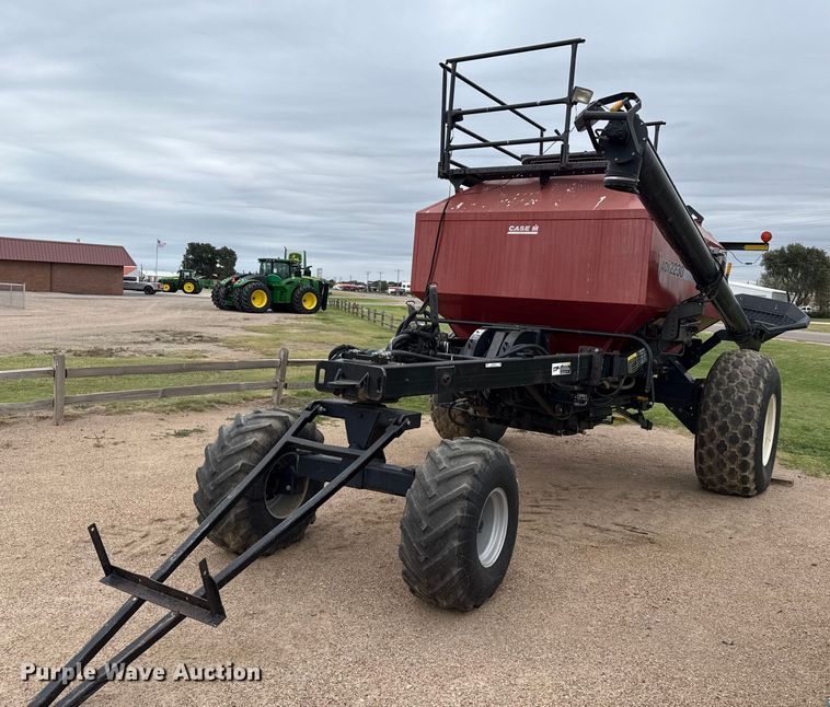 Case IH ADX 2230 air commodity cart - EP0710