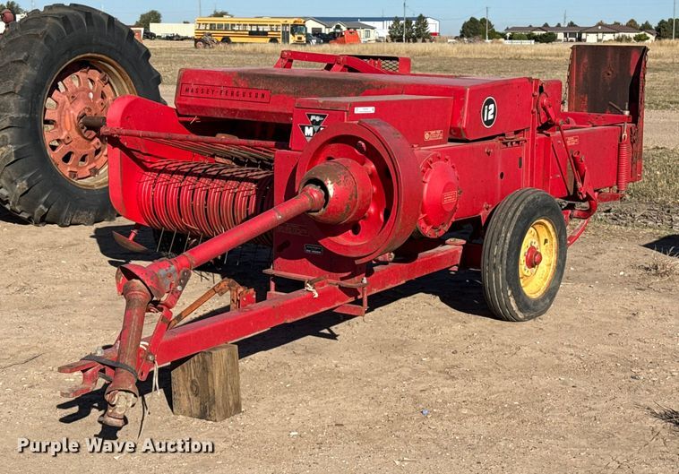 Massey Ferguson 12 small square baler - EP0760