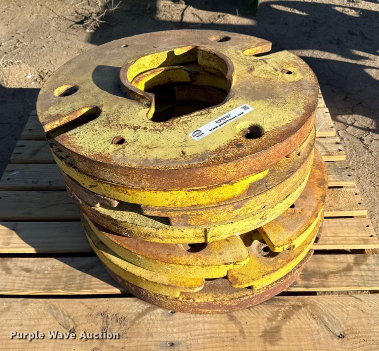 (7) tractor wheel weights - EP0767